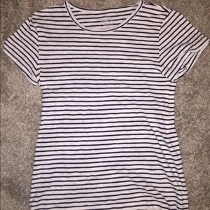 Cute black and white t-shirt🦋🦋